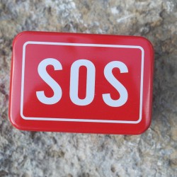 Survival Set und Überlebens Set Notfall SOS Box - Reisen Camping Wandern